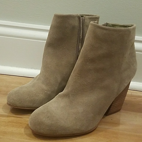 Fall/Spring Ankle Boots - Picture 4 of 4